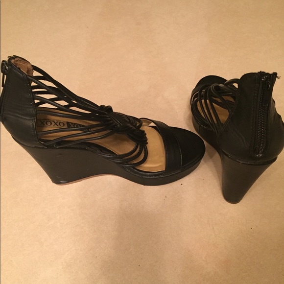 XOXO sandals worn a few times - Picture 5 of 7